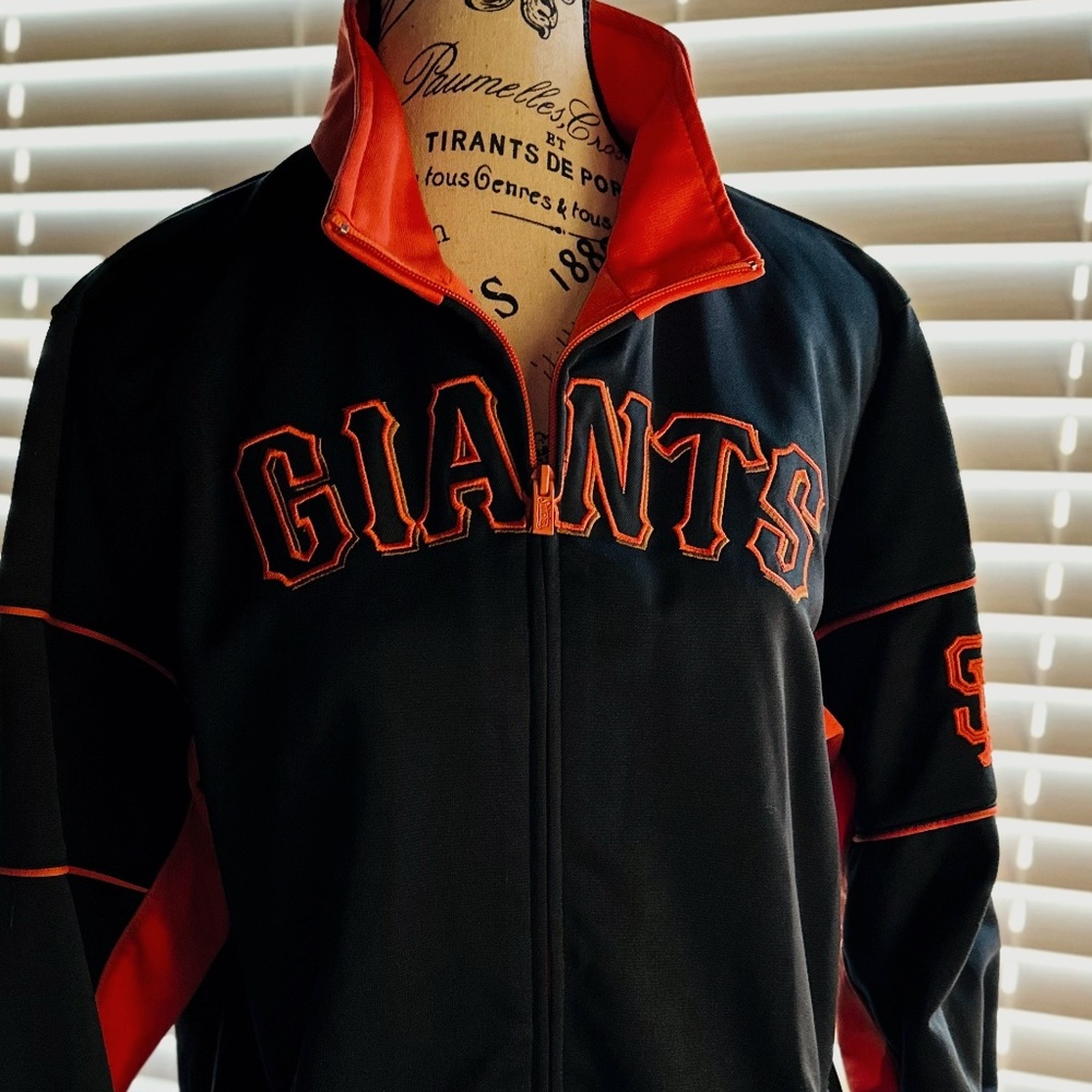 SF Giants Zip Up  Jacket in Great Condition. Stitches Brand Size Large